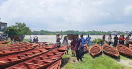 নড়াইলে জমে উঠেছে নৌকার হাট