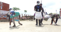 জামালপুরে শহর পরিষ্কার করছে সাধারণ শিক্ষার্থীরা